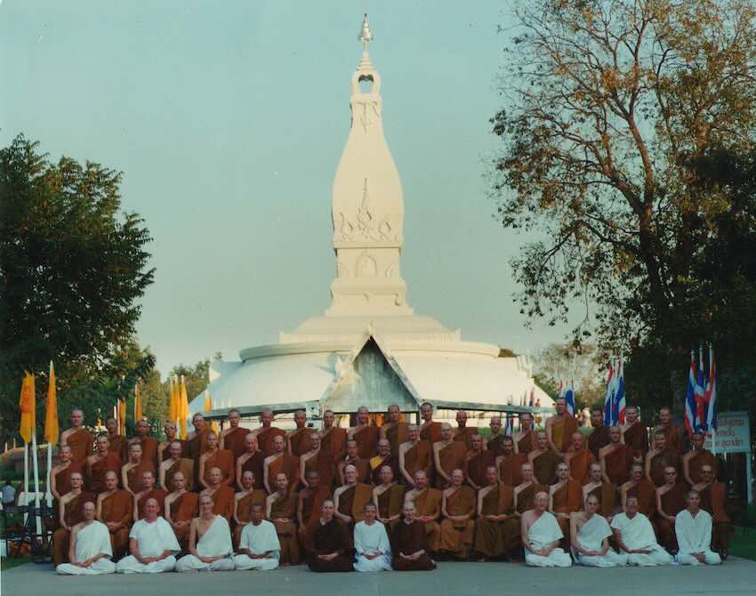 Sangha dei monaci della foresta del lignaggio di Ajahn  Chah - Thailandia - Gennaio 1993 