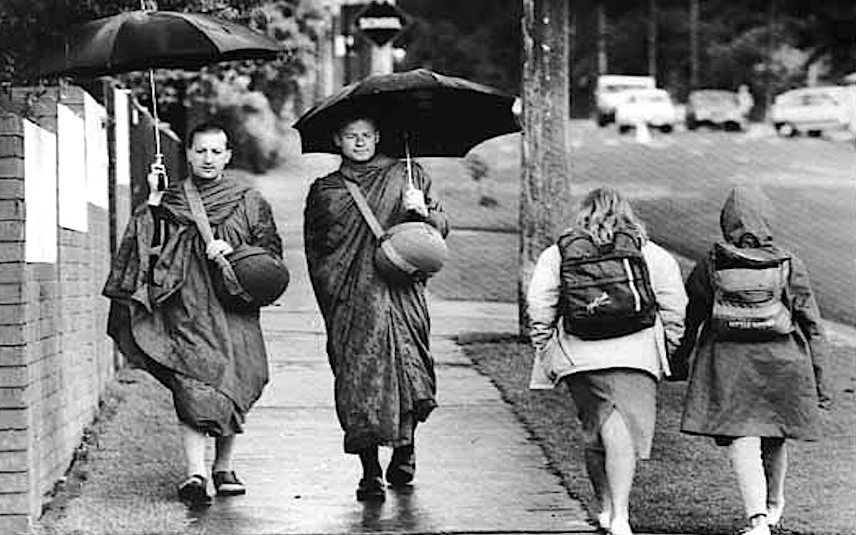 Nuova Zelanda - Thanavaro e Bodhinando  - pindapada